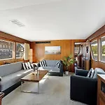 Hotel na wodzie Klassische Motoryacht Ocean Motion *