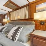 Klassische Motoryacht Ocean Motion *