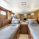 Klassische Motoryacht Ocean Motion