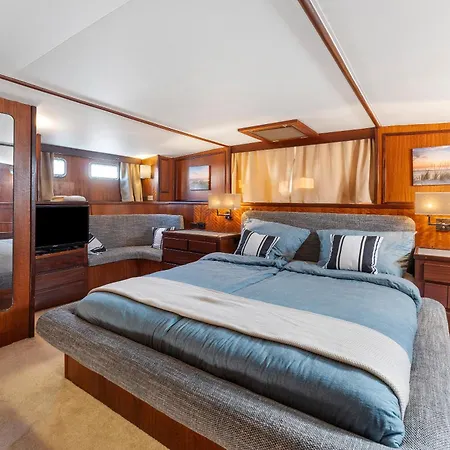Klassische Motoryacht Ocean Motion Hotel na wodzie Eckernförde