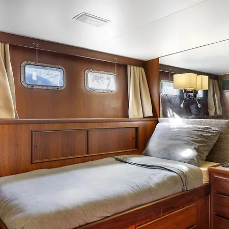 Klassische Motoryacht Ocean Motion * Eckernförde