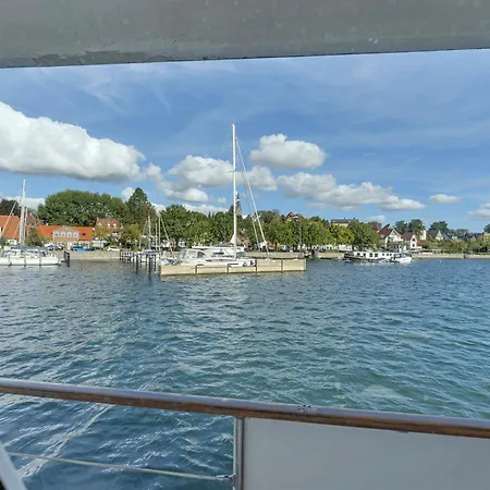 Klassische Motoryacht Ocean Motion Eckernförde